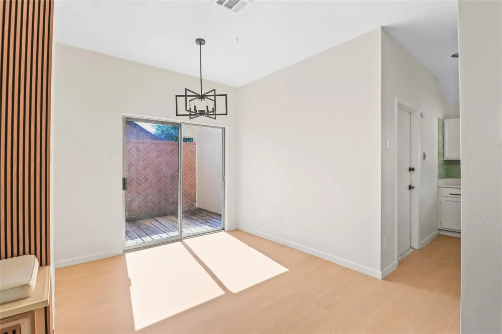 2807 Custer League City, TX 77573