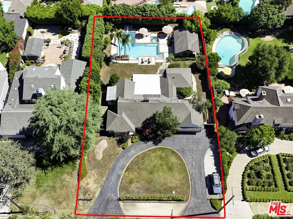 12642 Otsego Street Valley Village, CA 91607