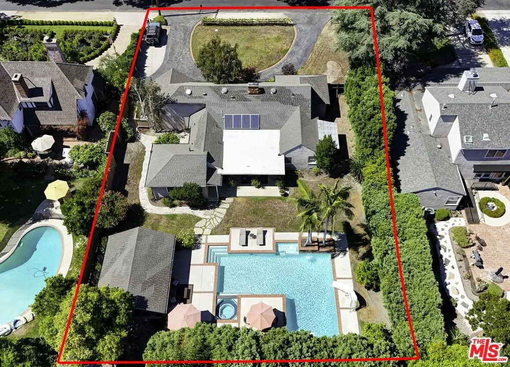 12642 Otsego Street Valley Village, CA 91607