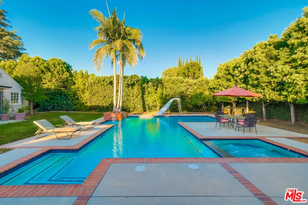 12642 Otsego Street Valley Village, CA 91607