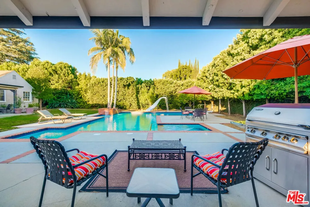 12642 Otsego Street Valley Village, CA 91607