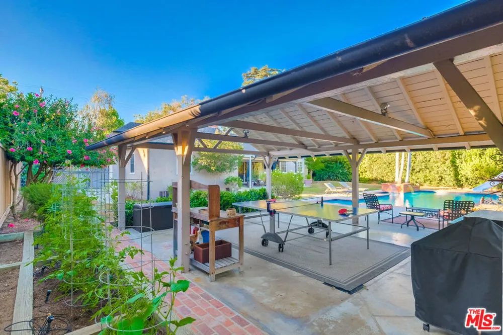 12642 Otsego Street Valley Village, CA 91607