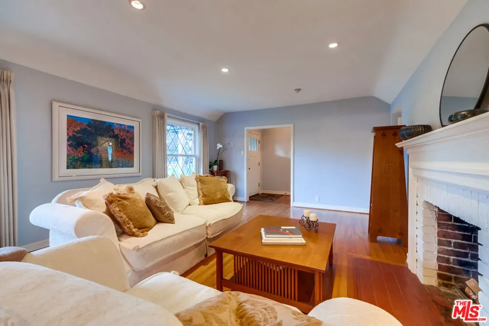 12642 Otsego Street Valley Village, CA 91607