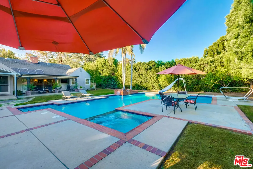 12642 Otsego Street Valley Village, CA 91607