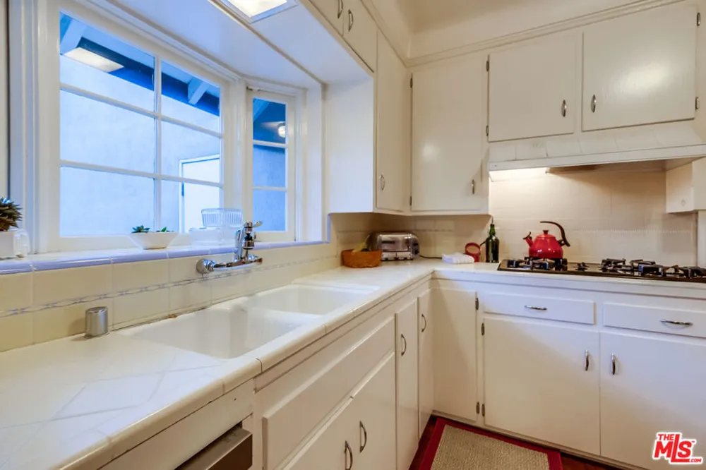 12642 Otsego Street Valley Village, CA 91607