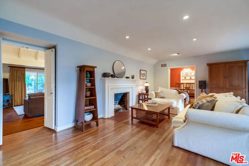 12642 Otsego Street Valley Village, CA 91607