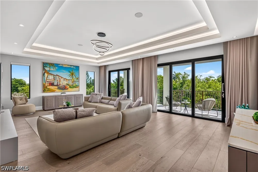 CYPRESS STREET Naples, FL 34112