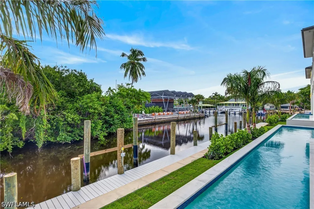 CYPRESS STREET Naples, FL 34112