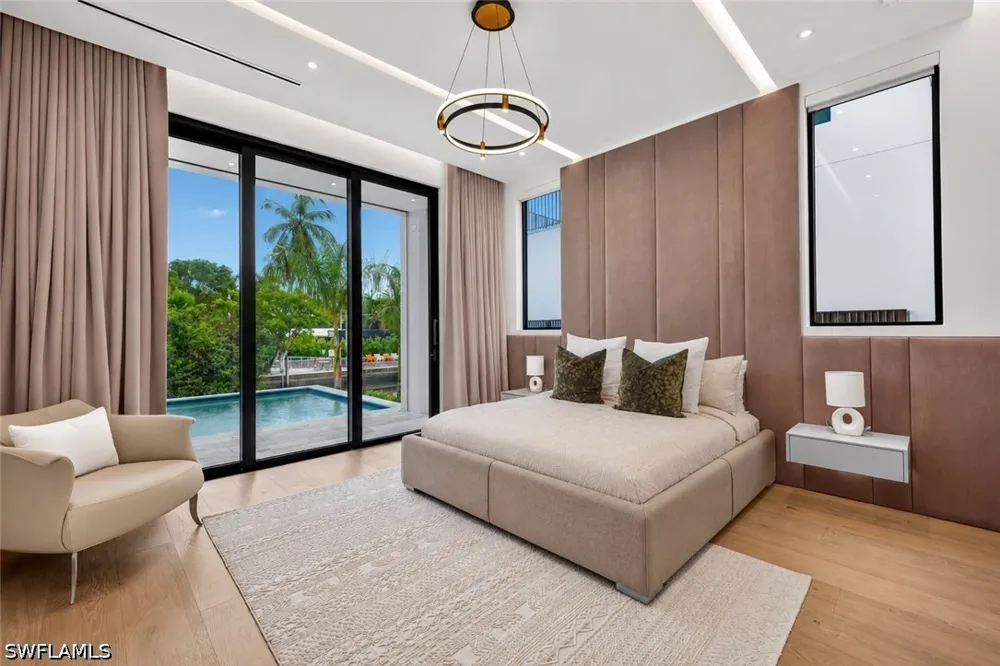 CYPRESS STREET Naples, FL 34112