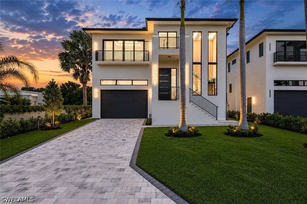 CYPRESS STREET Naples, FL 34112