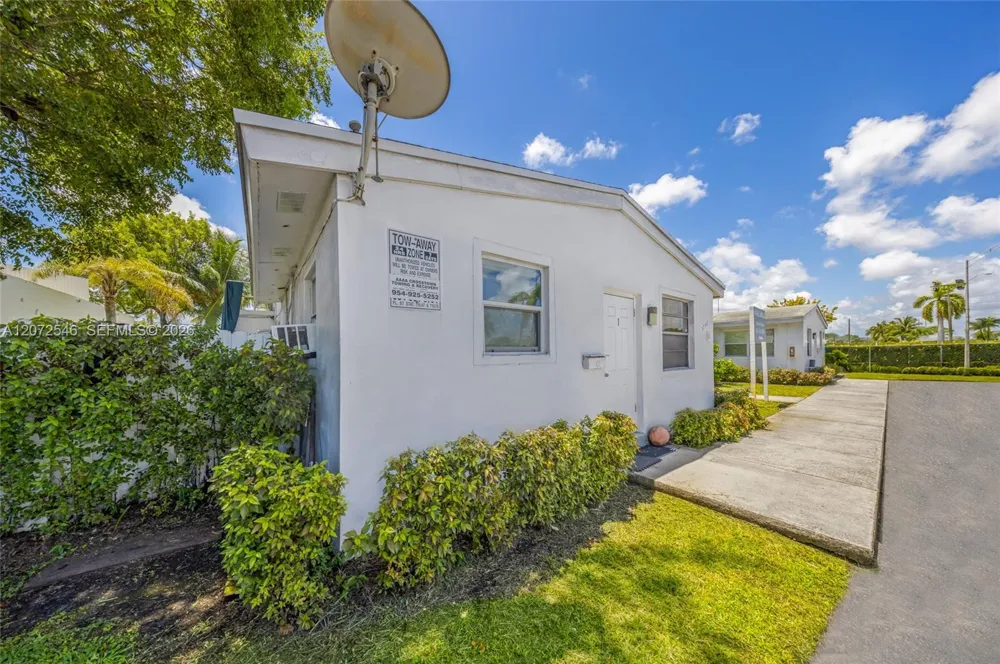 3740 W Hallandale Beach Blvd Hollywood, FL 33023