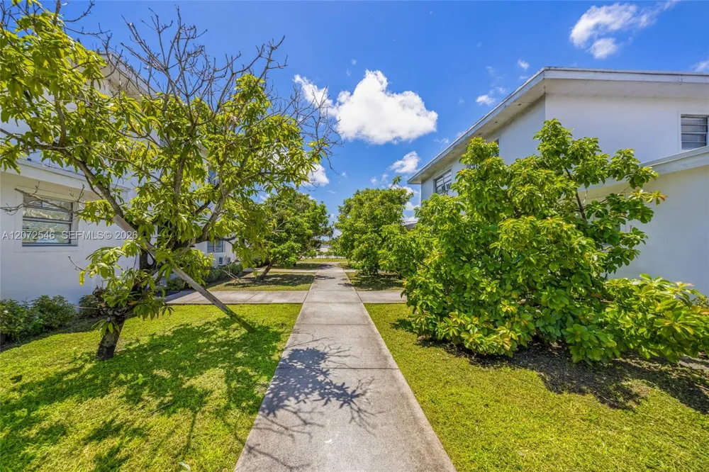 3740 W Hallandale Beach Blvd Hollywood, FL 33023