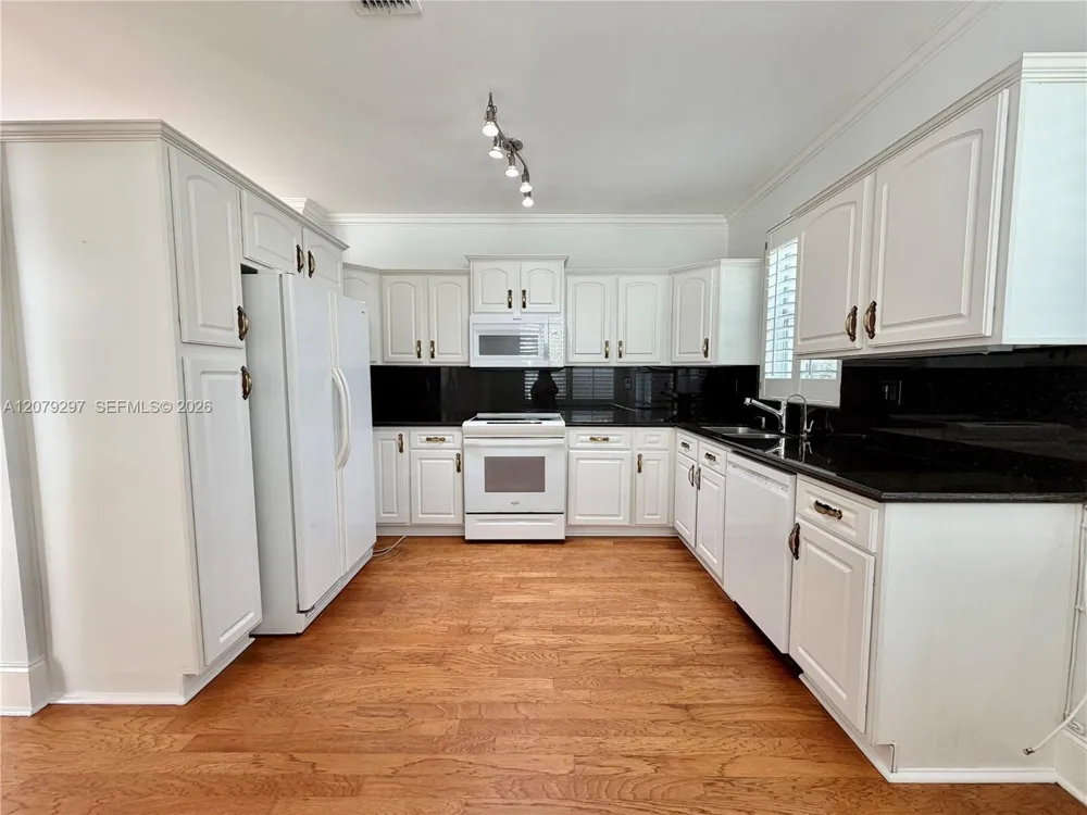 1135 Cliffrose St Hollywood, FL 33019
