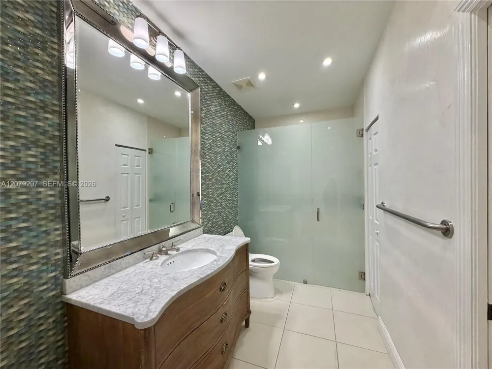 1135 Cliffrose St Hollywood, FL 33019