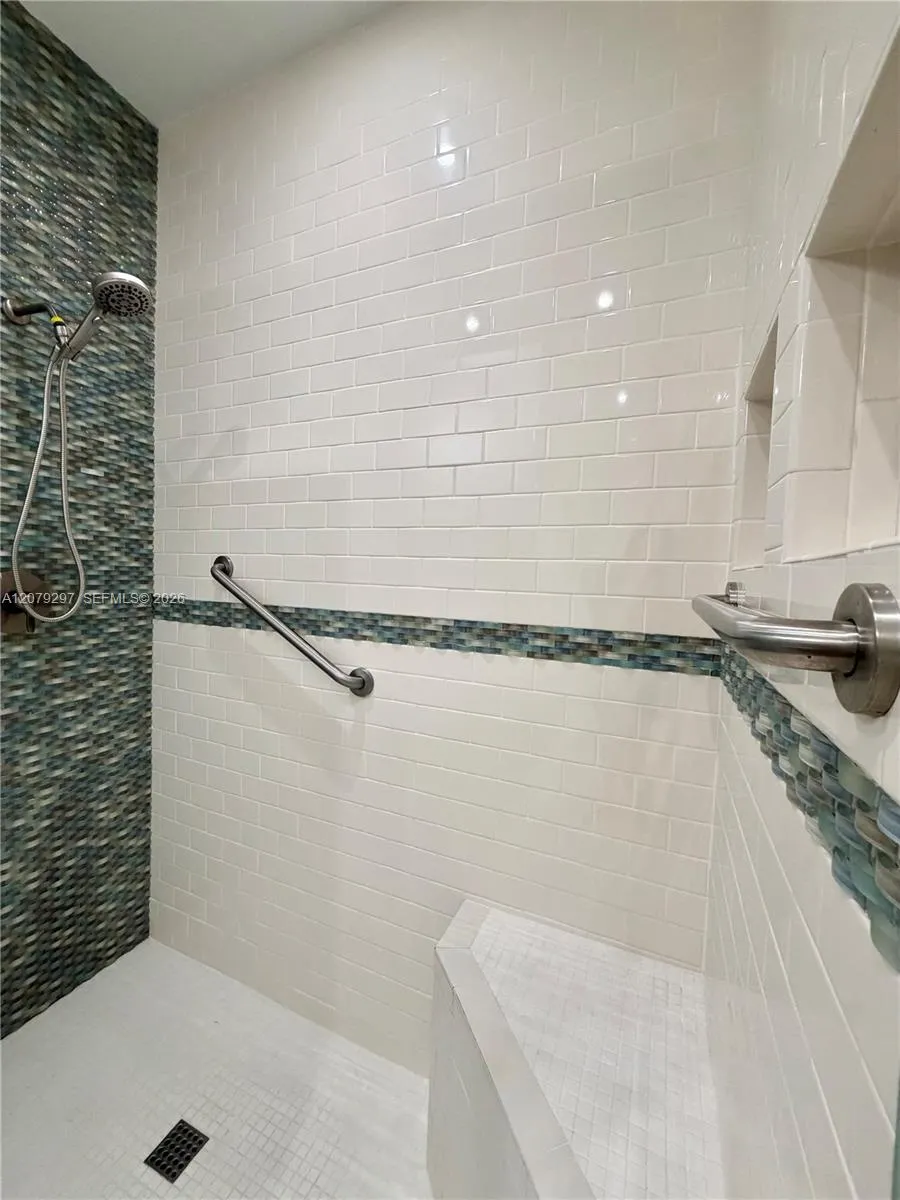 1135 Cliffrose St Hollywood, FL 33019