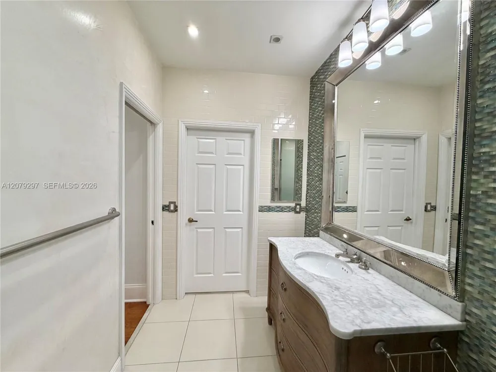 1135 Cliffrose St Hollywood, FL 33019