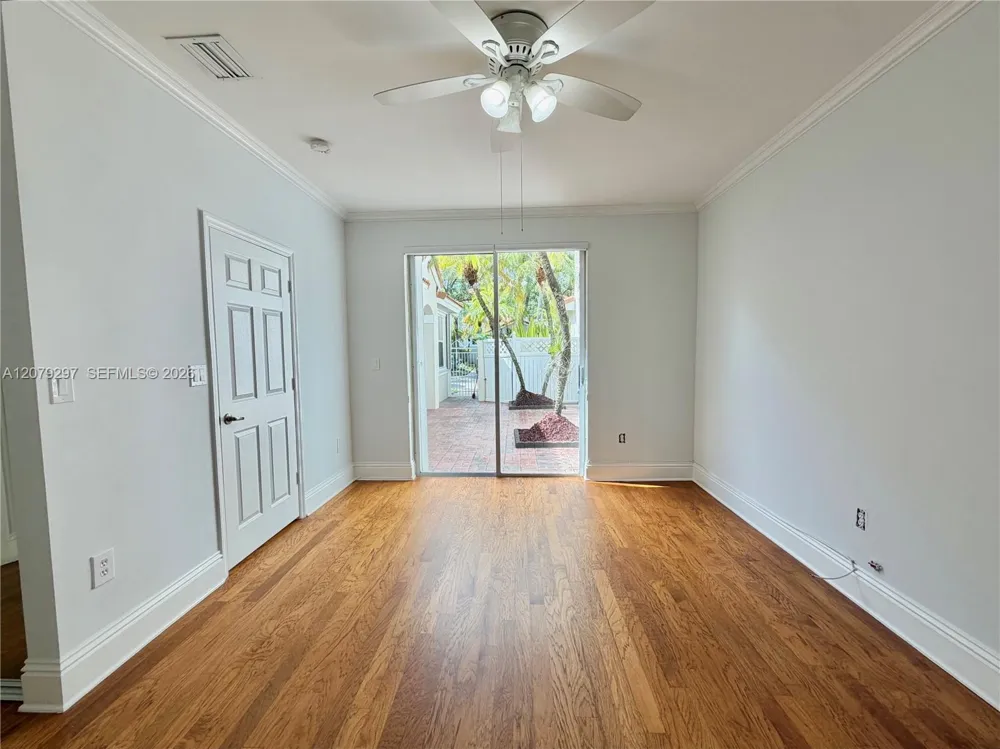 1135 Cliffrose St Hollywood, FL 33019