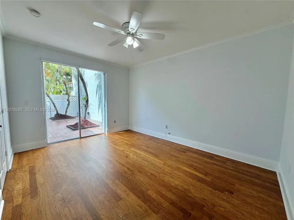 1135 Cliffrose St Hollywood, FL 33019