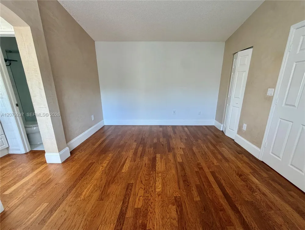 1135 Cliffrose St Hollywood, FL 33019