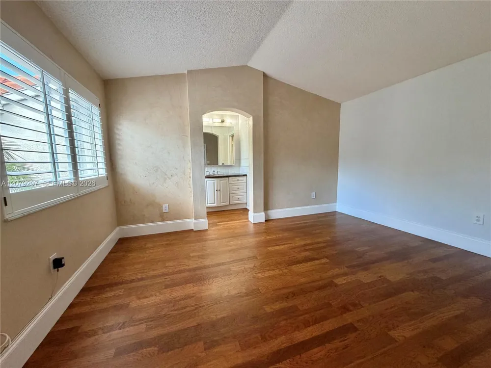 1135 Cliffrose St Hollywood, FL 33019