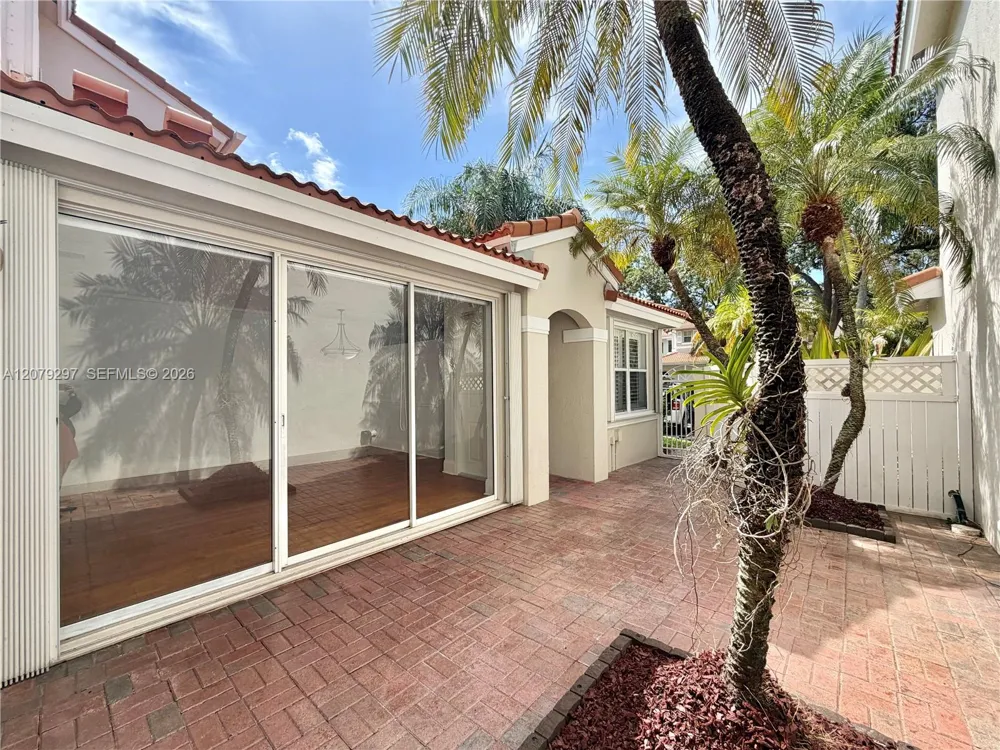 1135 Cliffrose St Hollywood, FL 33019