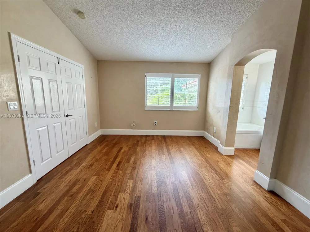 1135 Cliffrose St Hollywood, FL 33019