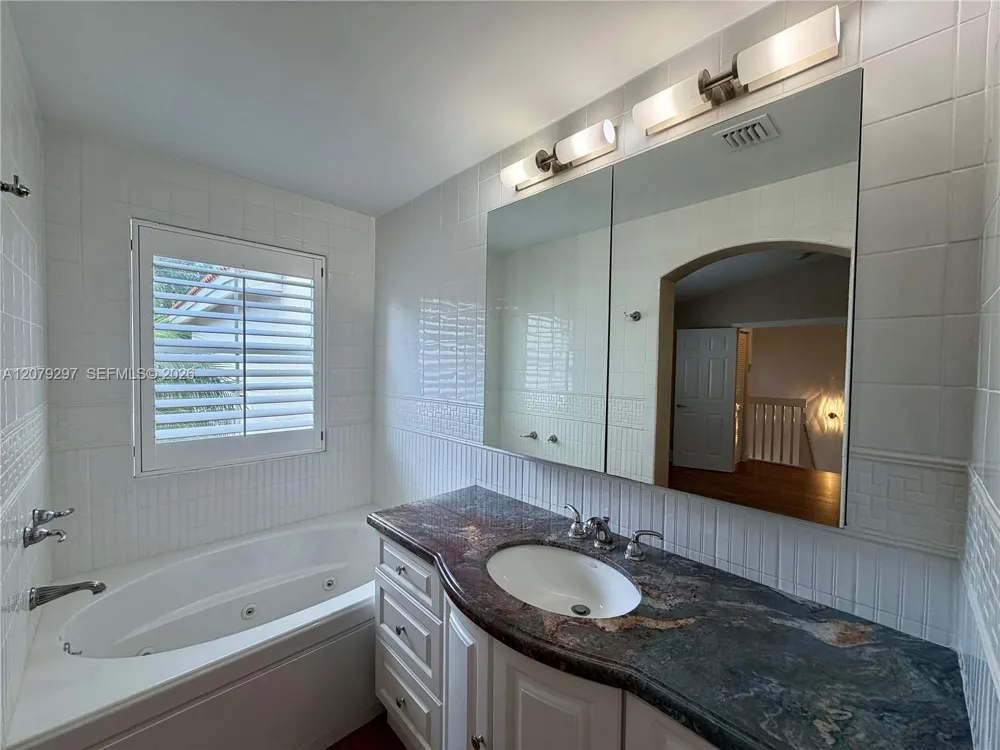 1135 Cliffrose St Hollywood, FL 33019