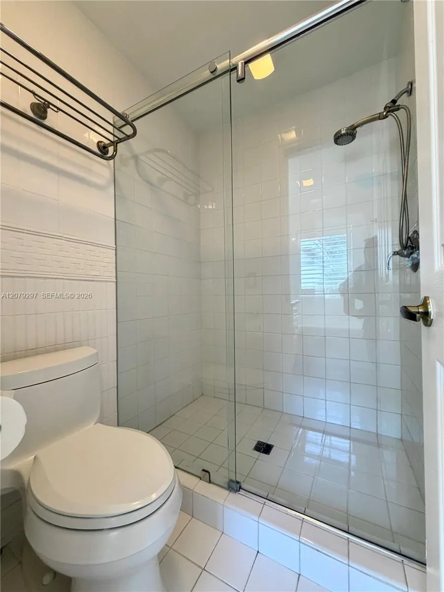 1135 Cliffrose St Hollywood, FL 33019