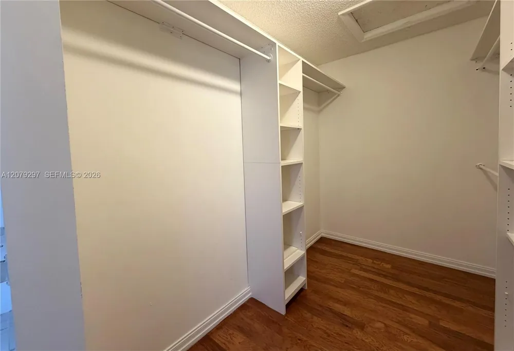 1135 Cliffrose St Hollywood, FL 33019