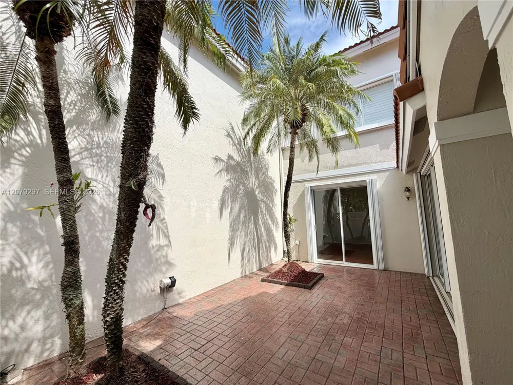 1135 Cliffrose St Hollywood, FL 33019
