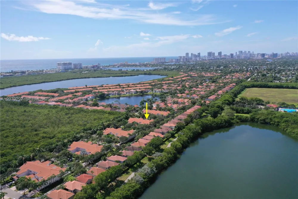 1135 Cliffrose St Hollywood, FL 33019