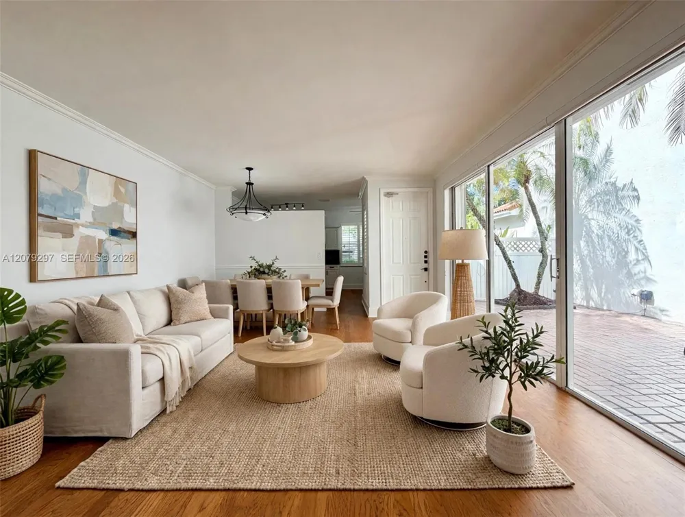 1135 Cliffrose St Hollywood, FL 33019