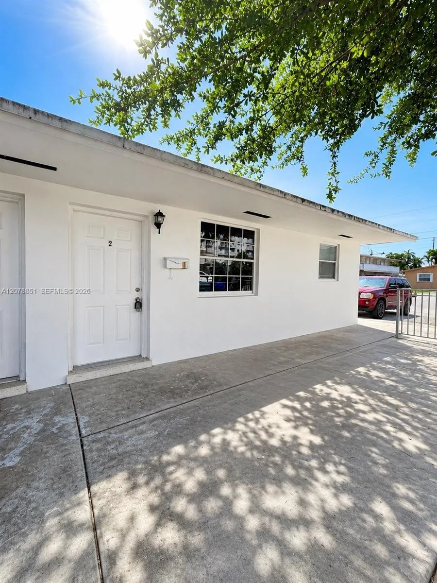 10841 SW 7th St #1 Sweetwater, FL 33174