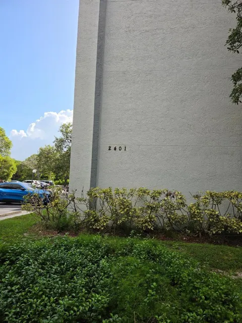 2401 RIVERSIDE DRIVE #306-B