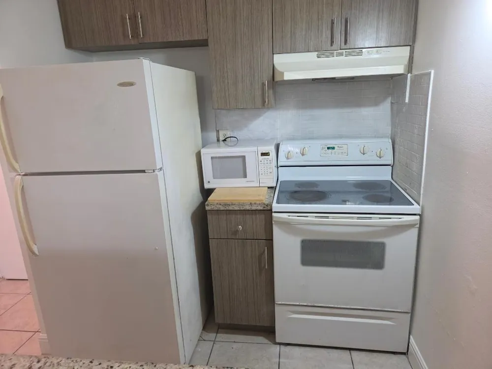 2401 RIVERSIDE DRIVE #306-B Coral Springs, FL 33065