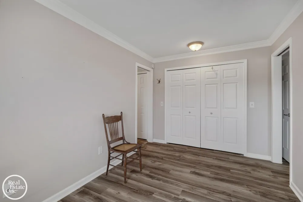 403 Country Club Drive St Clair Shores City, MI 48082