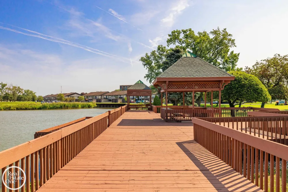 403 Country Club Drive St Clair Shores City, MI 48082
