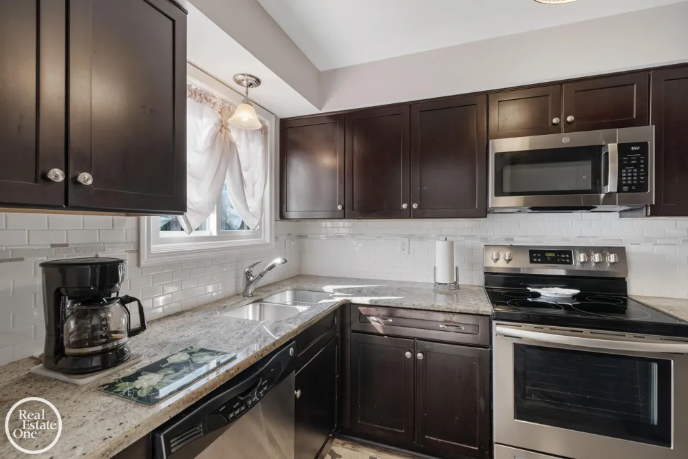 403 Country Club Drive St Clair Shores City, MI 48082