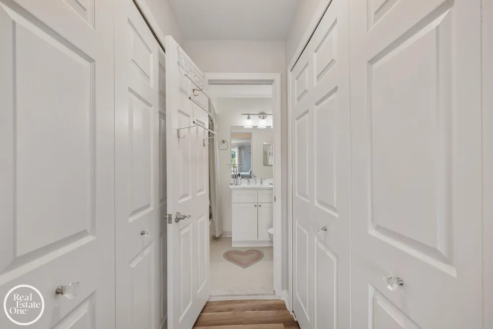 403 Country Club Drive St Clair Shores City, MI 48082