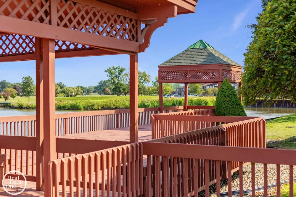 403 Country Club Drive St Clair Shores City, MI 48082