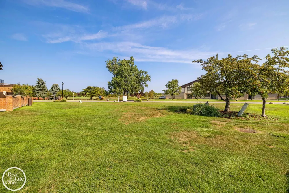 403 Country Club Drive St Clair Shores City, MI 48082