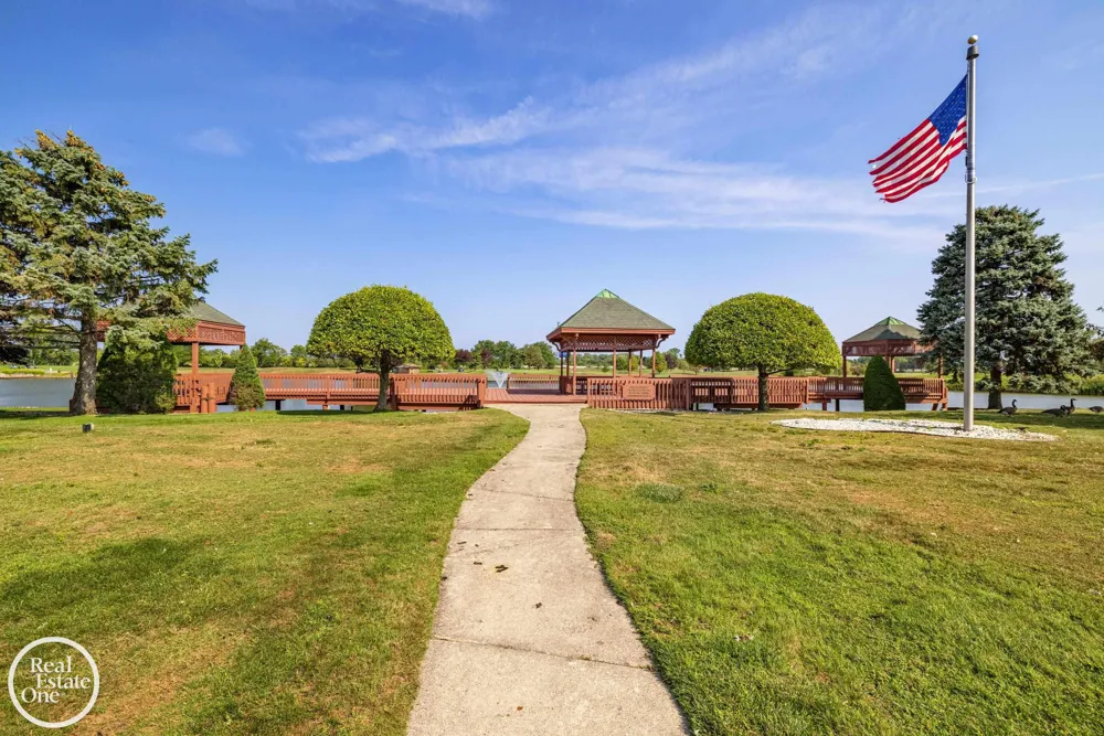 403 Country Club Drive St Clair Shores City, MI 48082