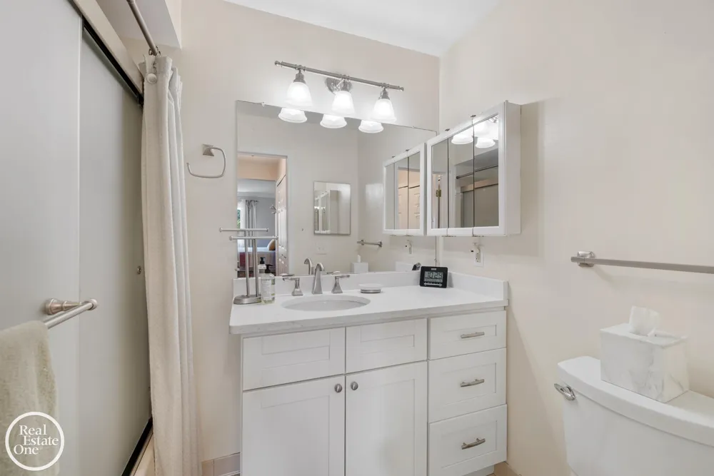 403 Country Club Drive St Clair Shores City, MI 48082