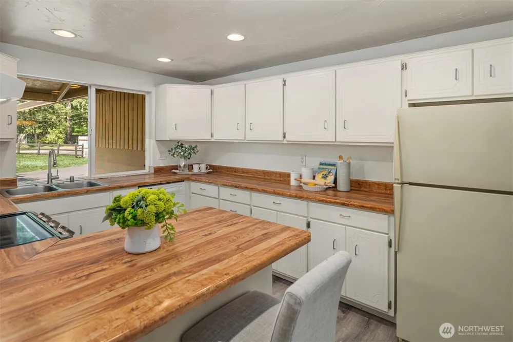 28444 Retreat Kanaskat Road SE Ravensdale, WA 98051