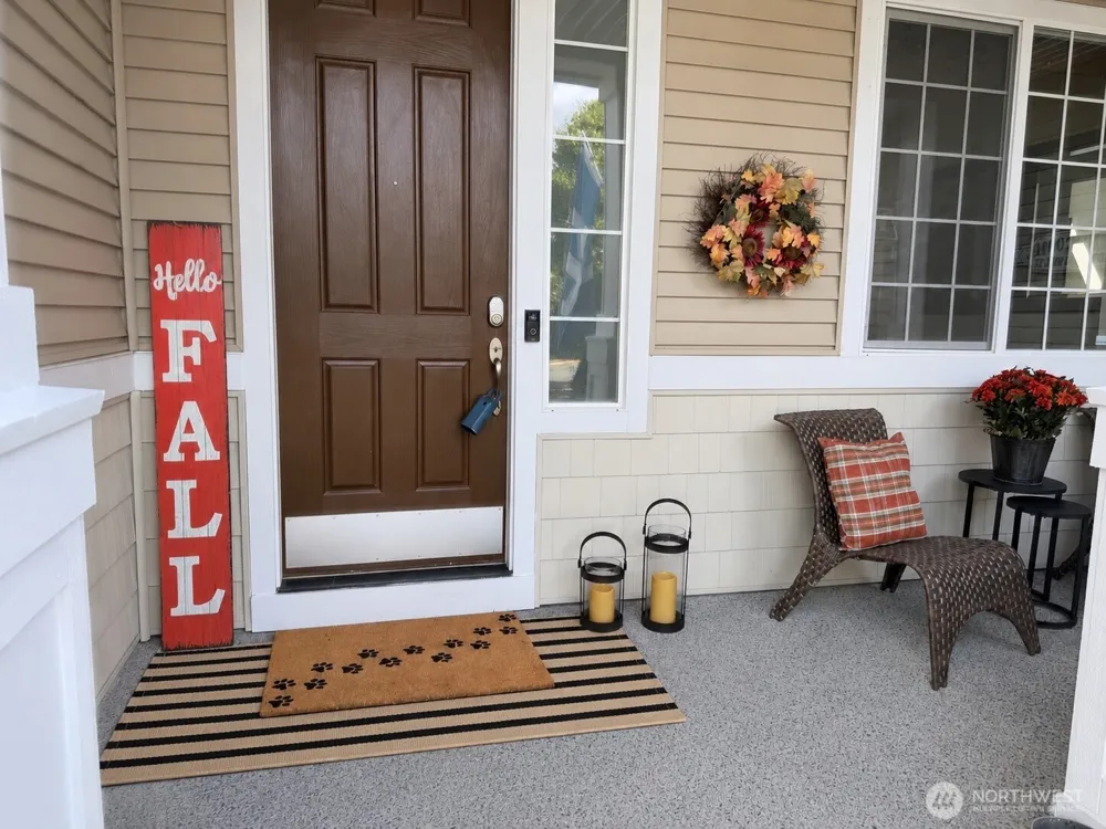 5728 Hazel Loop SE Auburn, WA 98092