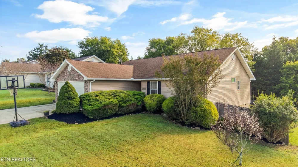 1006 Stones Throw Lane Sevierville, TN 37876
