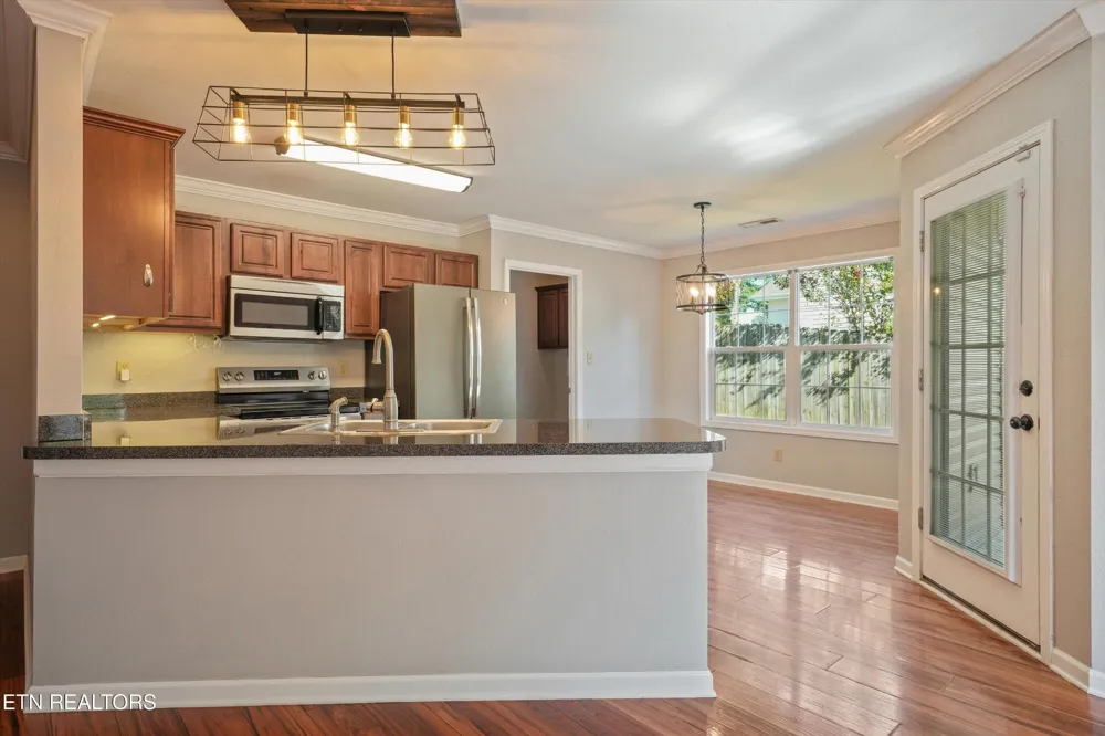 1006 Stones Throw Lane Sevierville, TN 37876