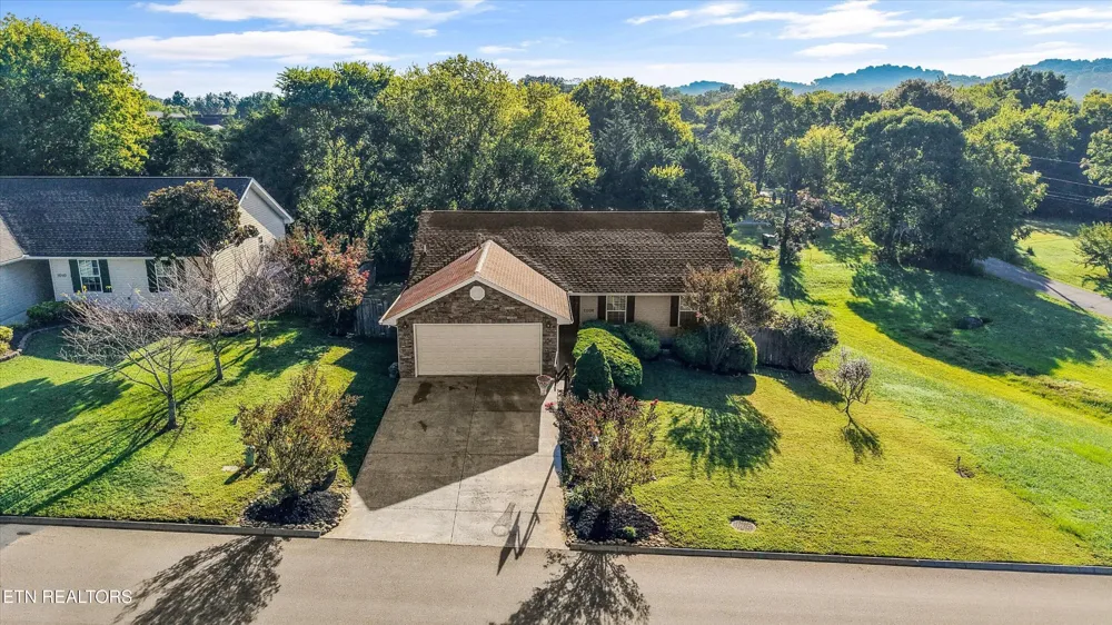 1006 Stones Throw Lane Sevierville, TN 37876