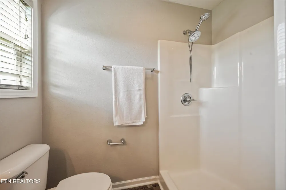 1006 Stones Throw Lane Sevierville, TN 37876