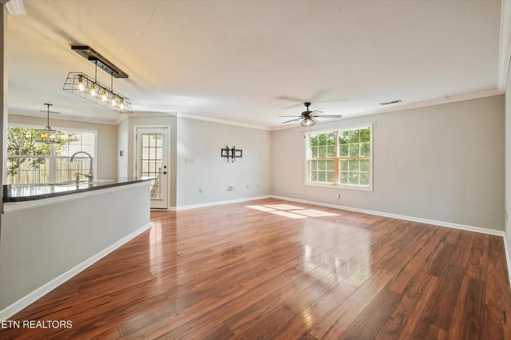 1006 Stones Throw Lane Sevierville, TN 37876
